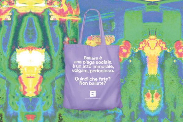 Tote bag viola "Vietato Ballare" 100% cotone - immagine 2